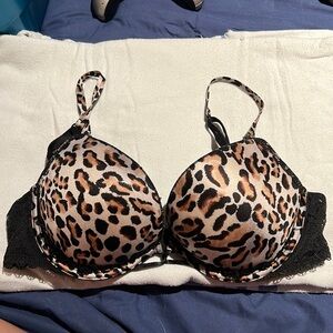 Victoria’s Secret miraculous plunge (bombshell) push-up 36B